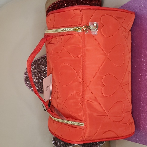 🎉HP🎉Juicy Couture ❤️NWT❤️ Red Travel Cosmetic Bag! ❤️❤️❤️ - Picture 8 of 17